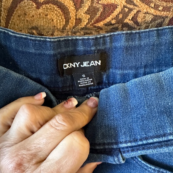 Ladies New Dnky elastic waist shorts small - Picture 2 of 3